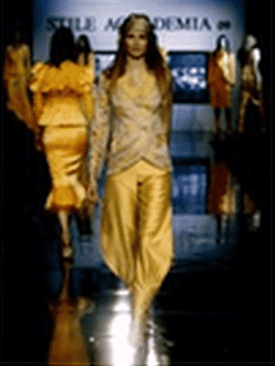 Vestito-Giallo-primo classificato manichino d'oro regione sargegna